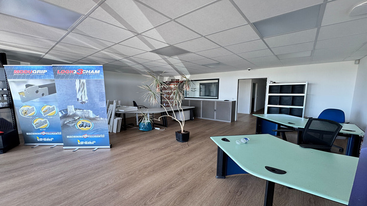 Ma-Cabane - Location Local commercial SAUVAGNON, 120 m²