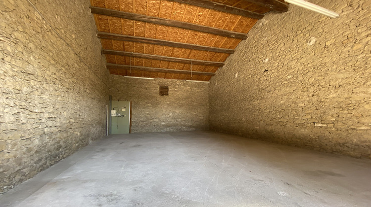 Ma-Cabane - Location Local commercial SENAS, 77 m²