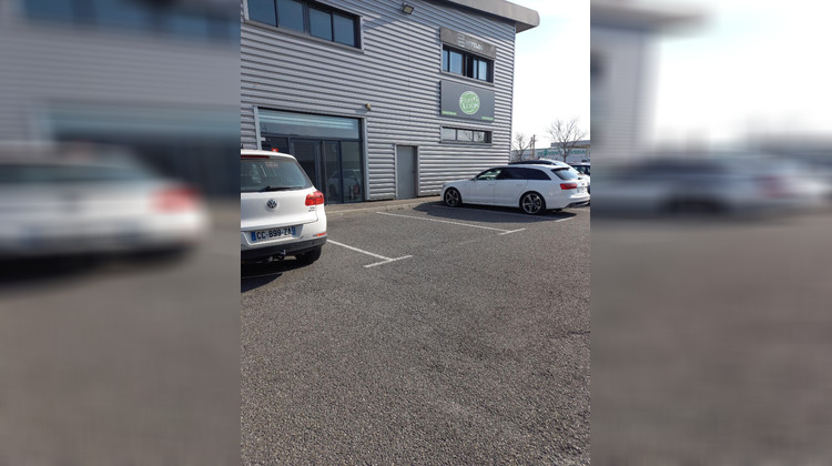 Ma-Cabane - Location Local commercial SENAS, 65 m²