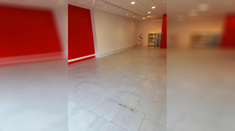 Ma-Cabane - Location Local commercial SENAS, 65 m²