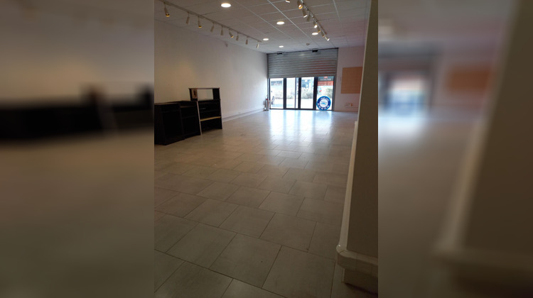 Ma-Cabane - Location Local commercial SENAS, 65 m²
