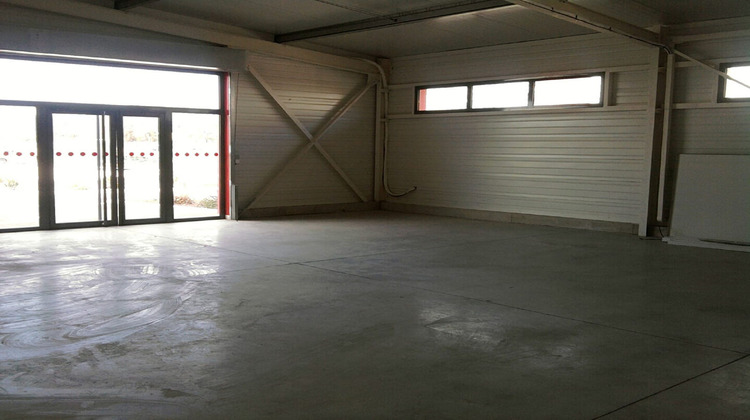Ma-Cabane - Location Local commercial SENAS, 131 m²