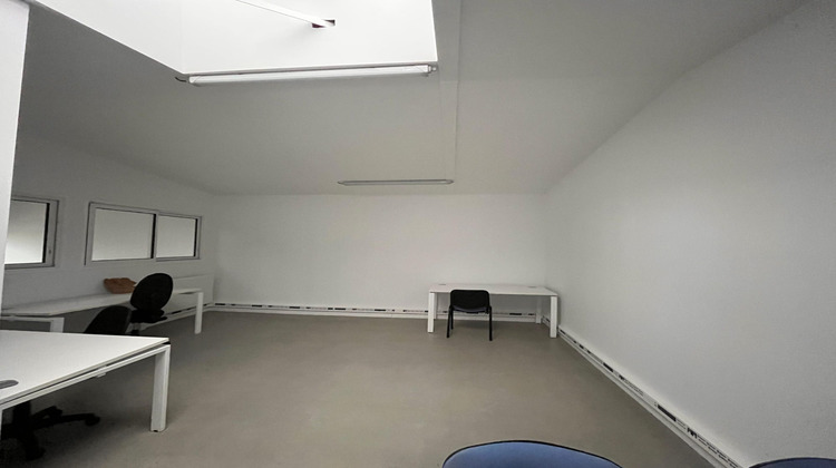 Ma-Cabane - Location Local commercial Séné, 97 m²