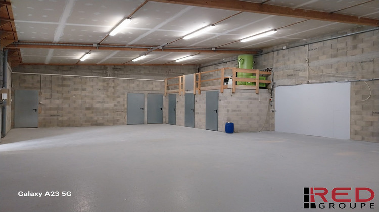 Ma-Cabane - Location Local commercial Septèmes-les-Vallons, 150 m²