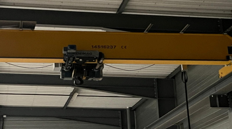 Ma-Cabane - Location Local commercial Serre-les-Sapins, 1900 m²