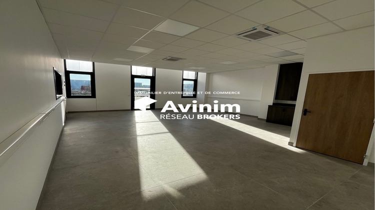 Ma-Cabane - Location Local commercial Serris, 601 m²