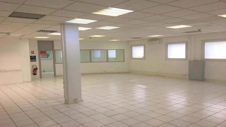 Ma-Cabane - Location Local commercial Seyssinet-Pariset, 202 m²