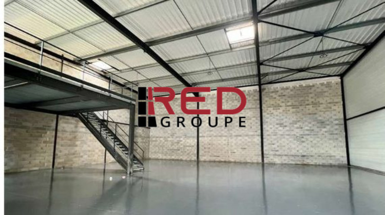 Ma-Cabane - Location Local commercial Signes, 368 m²