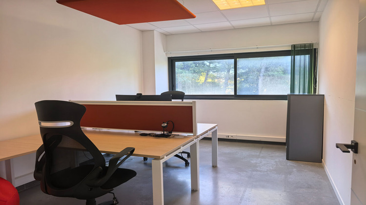 Ma-Cabane - Location Local commercial SIX-FOURS-LES-PLAGES, 100 m²