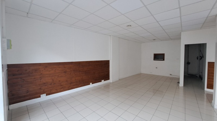 Ma-Cabane - Location Local commercial SOISSONS, 61 m²