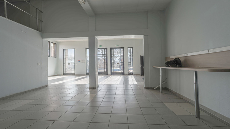 Ma-Cabane - Location Local commercial SOTTEVILLE-LES-ROUEN, 212 m²