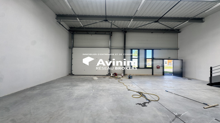 Ma-Cabane - Location Local commercial Stains, 200 m²