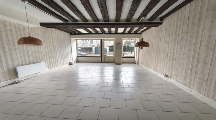 Ma-Cabane - Location Local commercial Sully-sur-Loire, 92 m²