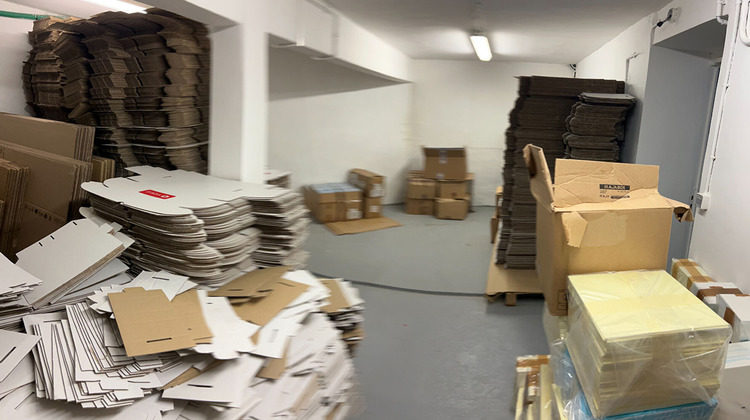 Ma-Cabane - Location Local commercial SURESNES, 149 m²