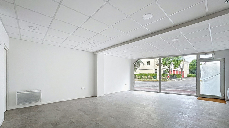 Ma-Cabane - Location Local commercial SURESNES, 121 m²