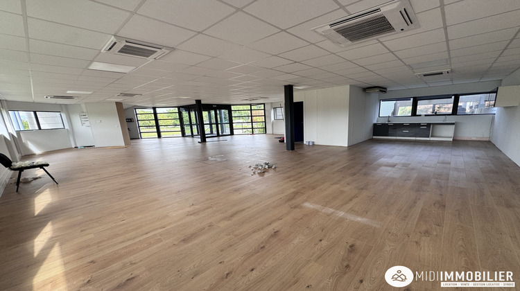 Ma-Cabane - Location Local commercial Terssac, 2330 m²