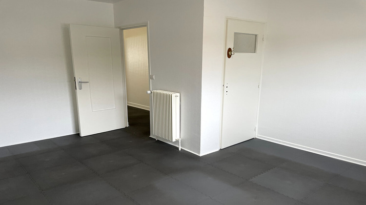 Ma-Cabane - Location Local commercial TINQUEUX, 71 m²