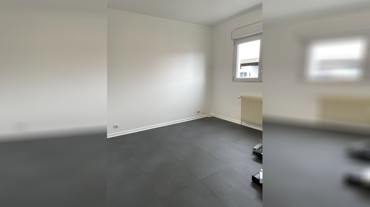 Ma-Cabane - Location Local commercial TINQUEUX, 71 m²