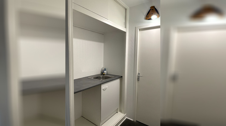 Ma-Cabane - Location Local commercial TINQUEUX, 71 m²