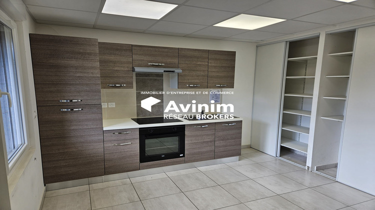 Ma-Cabane - Location Local commercial Tossiat, 82 m²