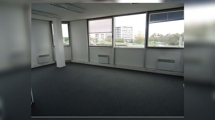 Ma-Cabane - Location Local commercial TOULOUSE, 700 m²