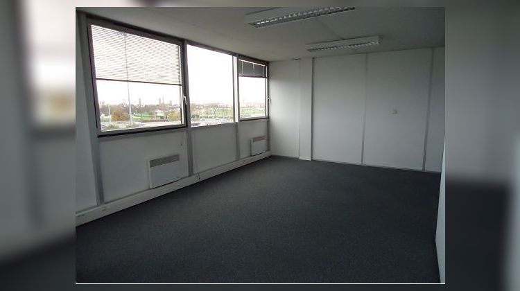 Ma-Cabane - Location Local commercial TOULOUSE, 700 m²