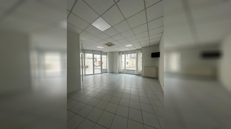 Ma-Cabane - Location Local commercial Tournon-sur-Rhône, 60 m²