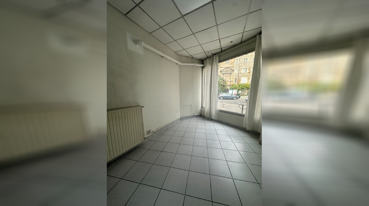Ma-Cabane - Location Local commercial Tournon-sur-Rhône, 60 m²