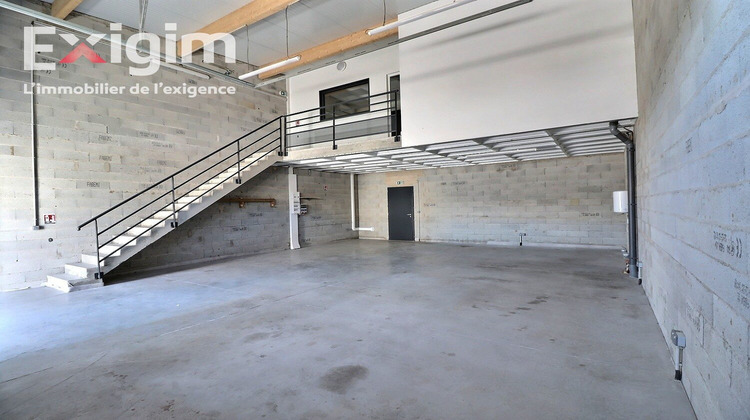 Ma-Cabane - Location Local commercial Tournon-sur-Rhône, 130 m²