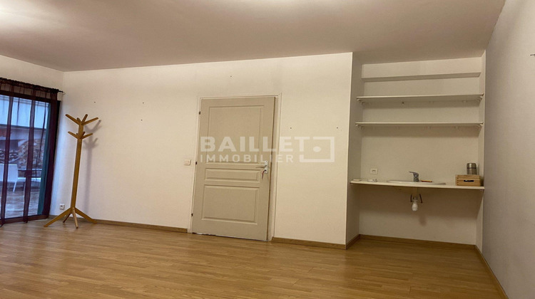 Ma-Cabane - Location Local commercial Tourrettes, 101 m²