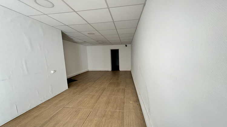 Ma-Cabane - Location Local commercial Tourves, 30 m²