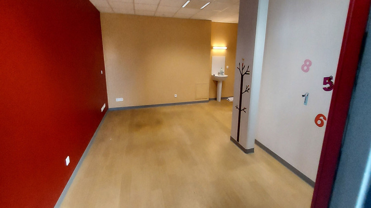 Ma-Cabane - Location Local commercial TOUSSUS-LE-NOBLE, 23 m²