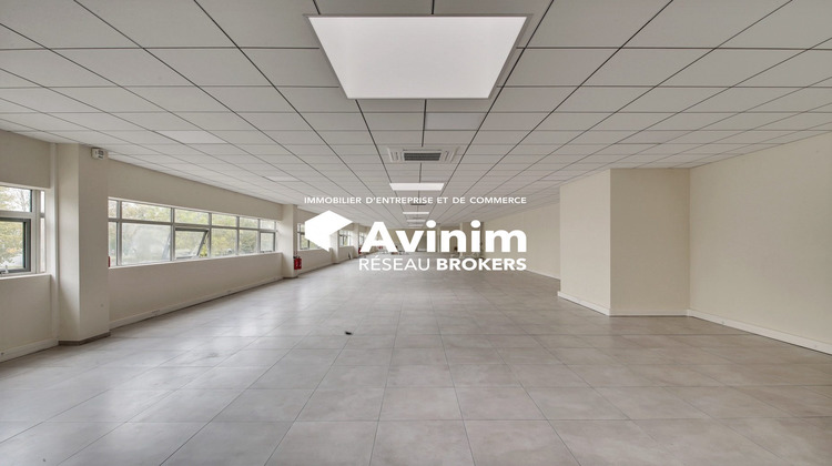 Ma-Cabane - Location Local commercial Tremblay-en-France, 1479 m²