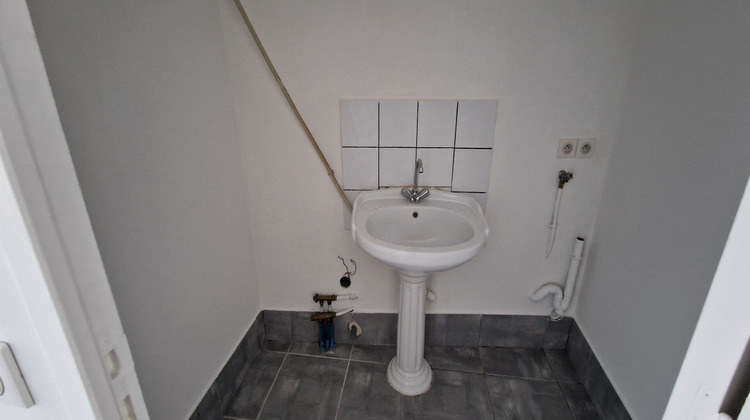 Ma-Cabane - Location Local commercial TRETS, 27 m²