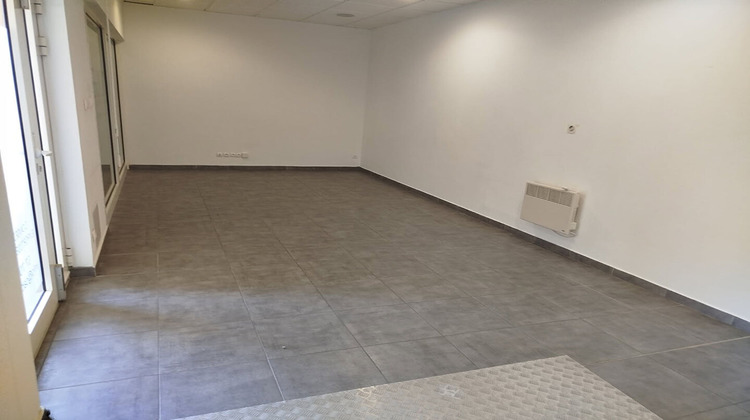 Ma-Cabane - Location Local commercial TRETS, 37 m²