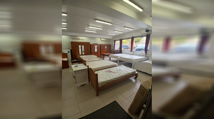 Ma-Cabane - Location Local commercial Trinité, 128 m²