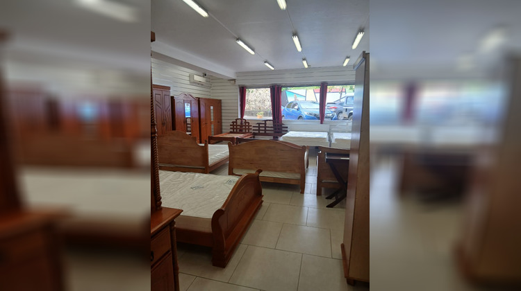 Ma-Cabane - Location Local commercial Trinité, 128 m²