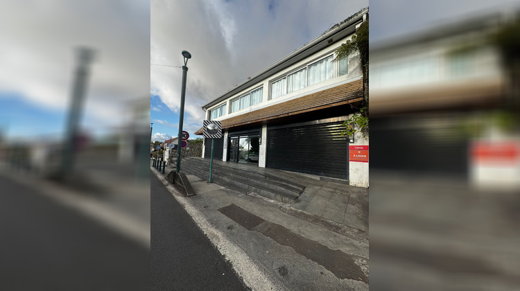 Ma-Cabane - Location Local commercial Trois-Bassins, 64 m²