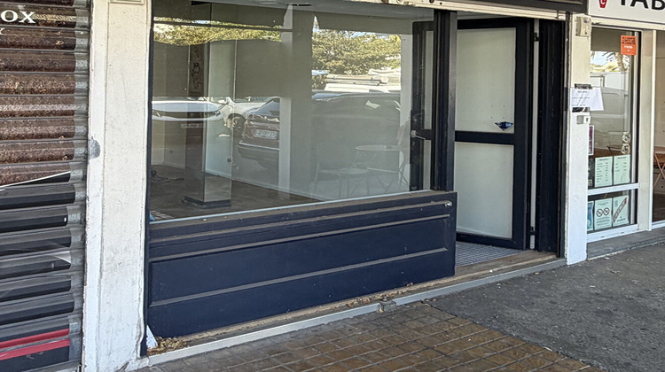 Ma-Cabane - Location Local commercial TROIS-BASSINS, 20 m²