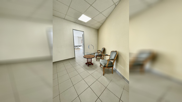 Ma-Cabane - Location Local commercial Uzès, 38 m²