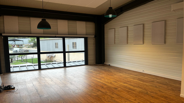 Ma-Cabane - Location Local commercial VACQUIERS, 310 m²