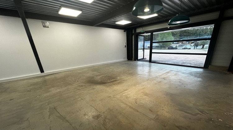 Ma-Cabane - Location Local commercial VACQUIERS, 310 m²