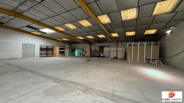 Ma-Cabane - Location Local commercial Val-de-Reuil, 388 m²