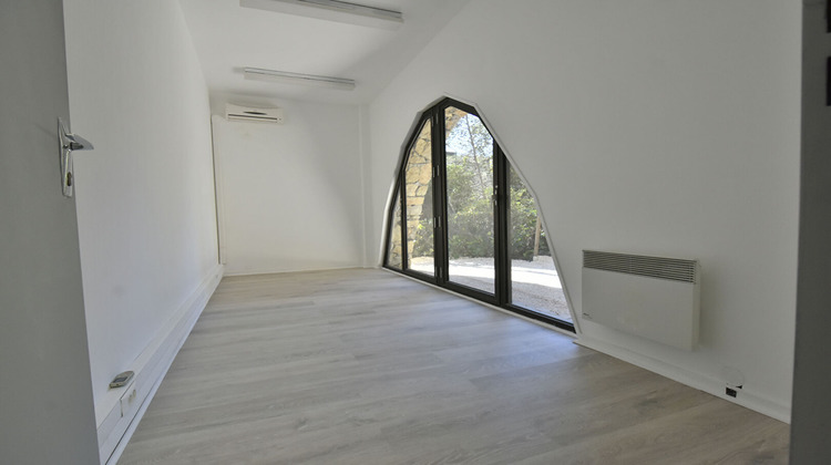 Ma-Cabane - Location Local commercial VALBONNE, 14 m²