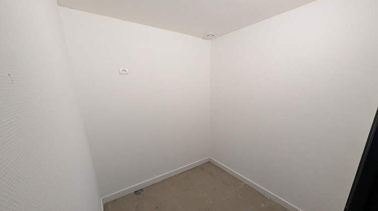 Ma-Cabane - Location Local commercial VALENCIENNES, 140 m²