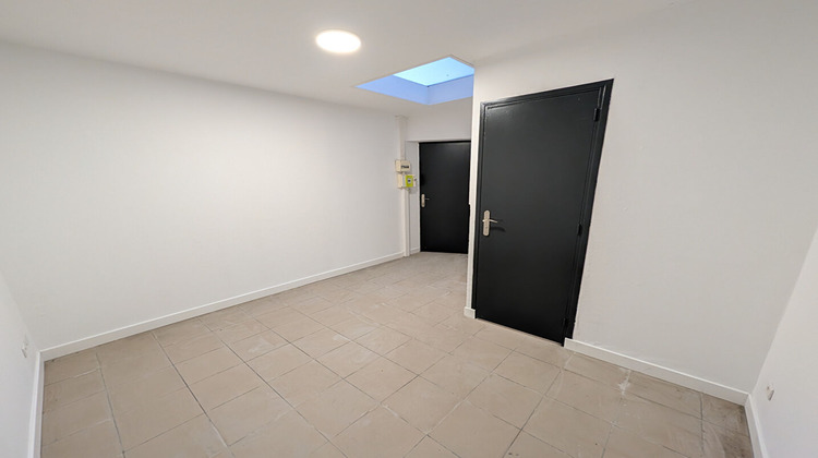 Ma-Cabane - Location Local commercial VALENCIENNES, 140 m²