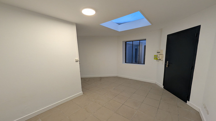 Ma-Cabane - Location Local commercial VALENCIENNES, 140 m²