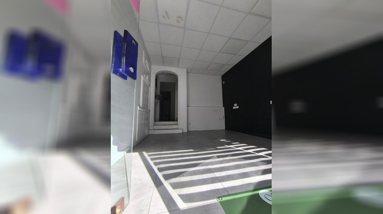 Ma-Cabane - Location Local commercial VALLAURIS, 18 m²