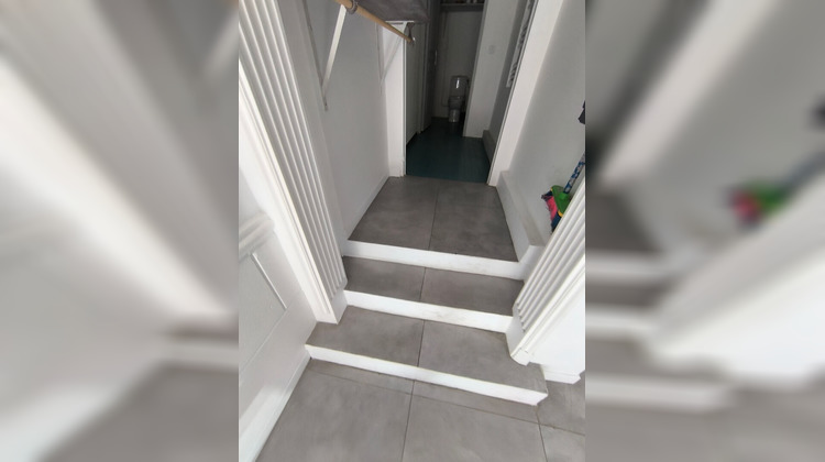 Ma-Cabane - Location Local commercial VALLAURIS, 18 m²