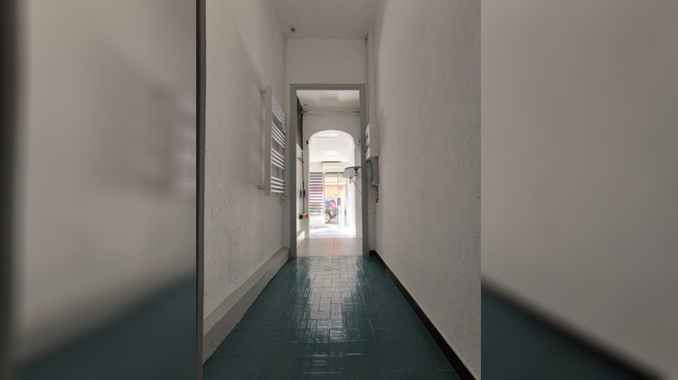 Ma-Cabane - Location Local commercial VALLAURIS, 18 m²